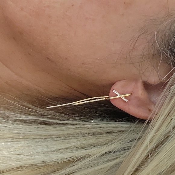 🔥LAST PAIR🔥 FRONT/BACK SNAKE CHAIN DROP EARRINGS - Picture 6 of 7